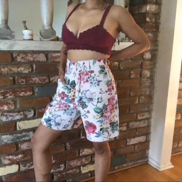 SOLD 1990s Floral Pastel Sweet Romantic Bermuda Shorts by Partners Mervyns - Picture 3 of 5